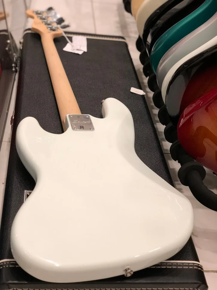 Squier affinity Jazz Bass with Laurel FB in Sonic Blue - Image 2