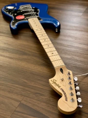 Squier Affinity Series Stratocaster with Maple FB in Lake Placid Blue - Image 4