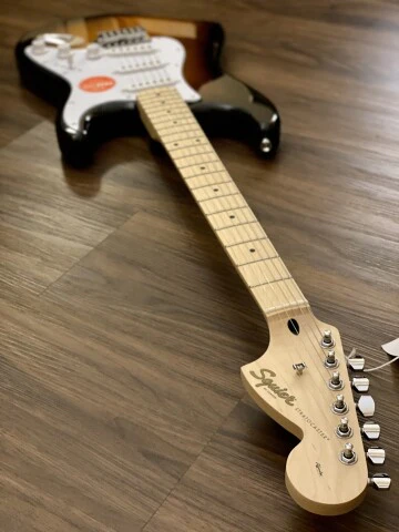 Squier Affinity Stratocaster Special in 2 Tone Sunburst - Image 4