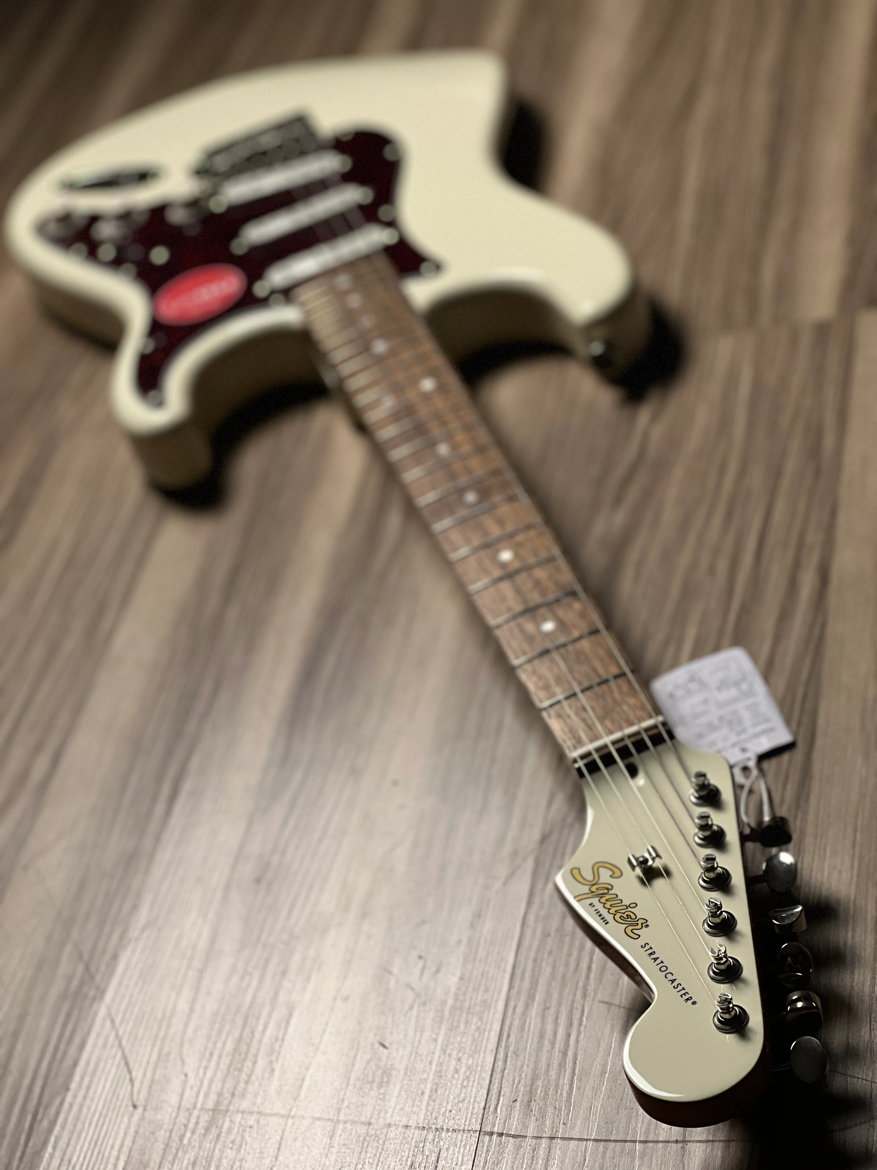 Squier Classic Vibe 60s Stratocaster Laurel FB In Olympic White - Image 5