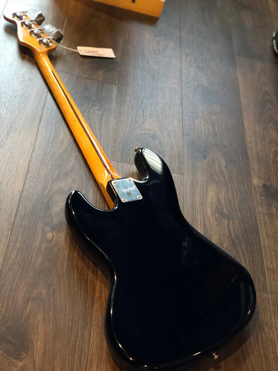 Squier Classic Vibe 70s Jazz Bass - Black - Image 3