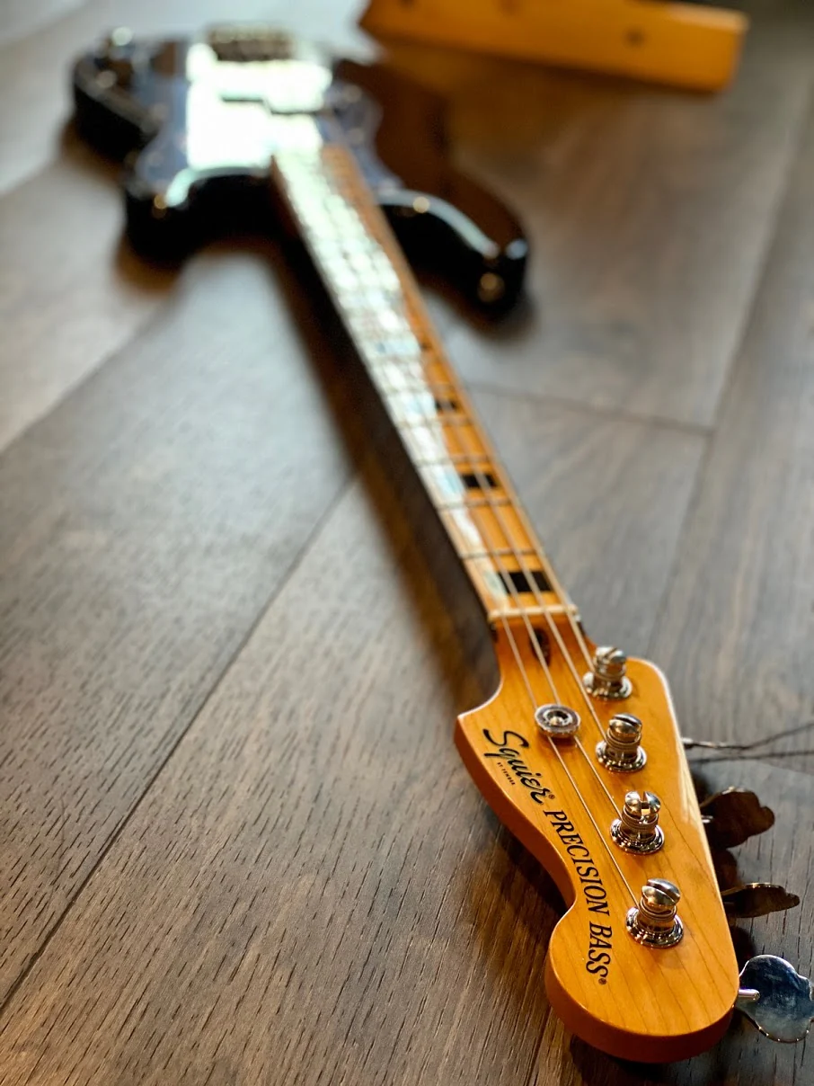 Squier Classic Vibe Precision Bass 70s Maple Neck Black - Image 3