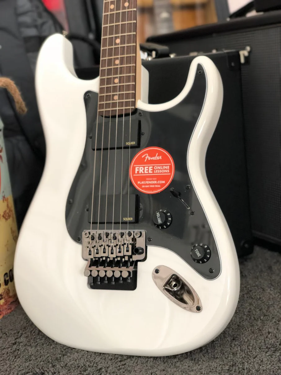 Squier Contemporary Active Stratocaster HH - Flat White - Image 3