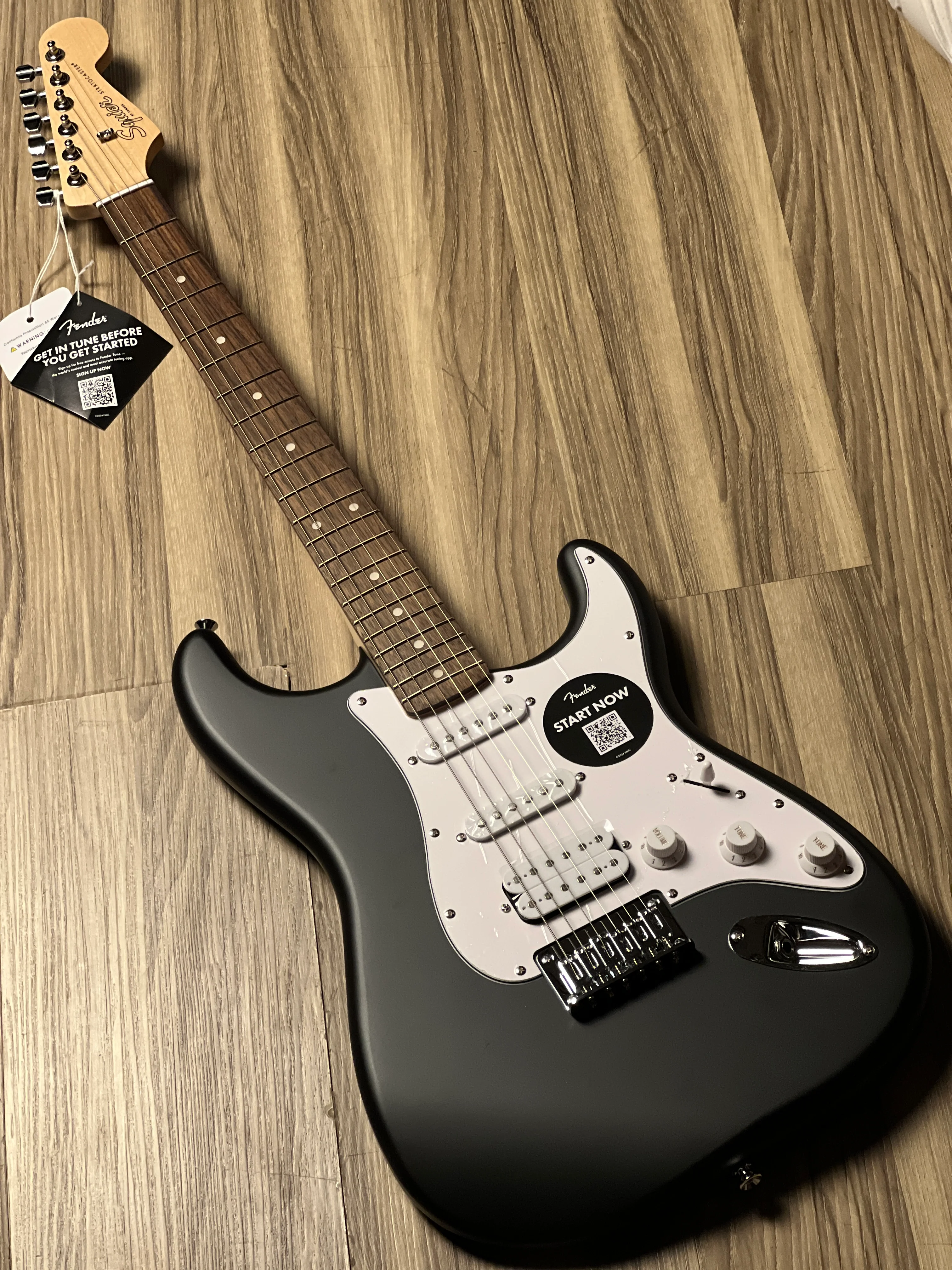 Squier Debut Series Stratocaster HT HSS with Laurel FB in Black - Image 2