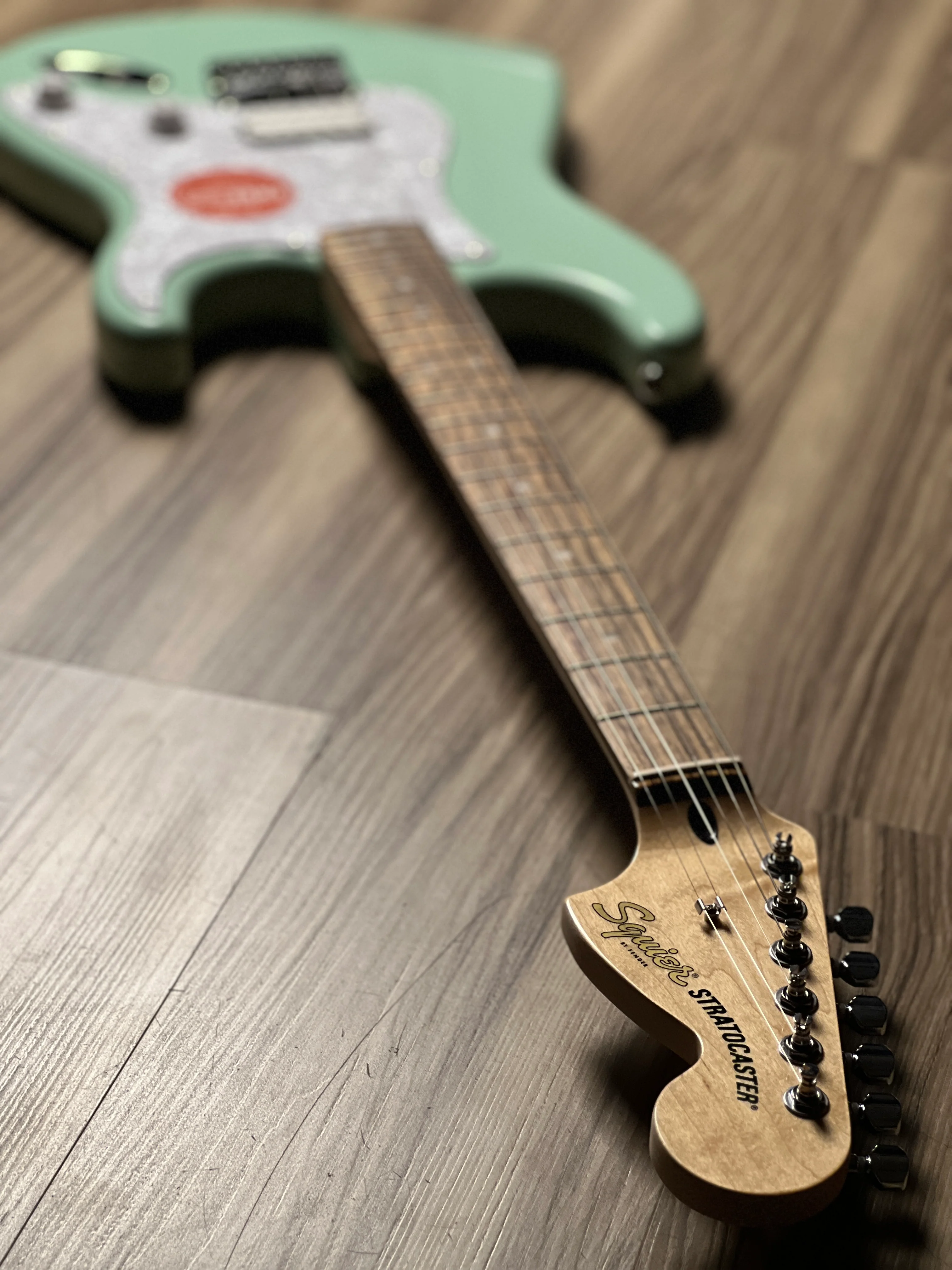 Squier FSR Affinity Series Stratocaster H HT with Laurel FB in Surf Green - Image 5