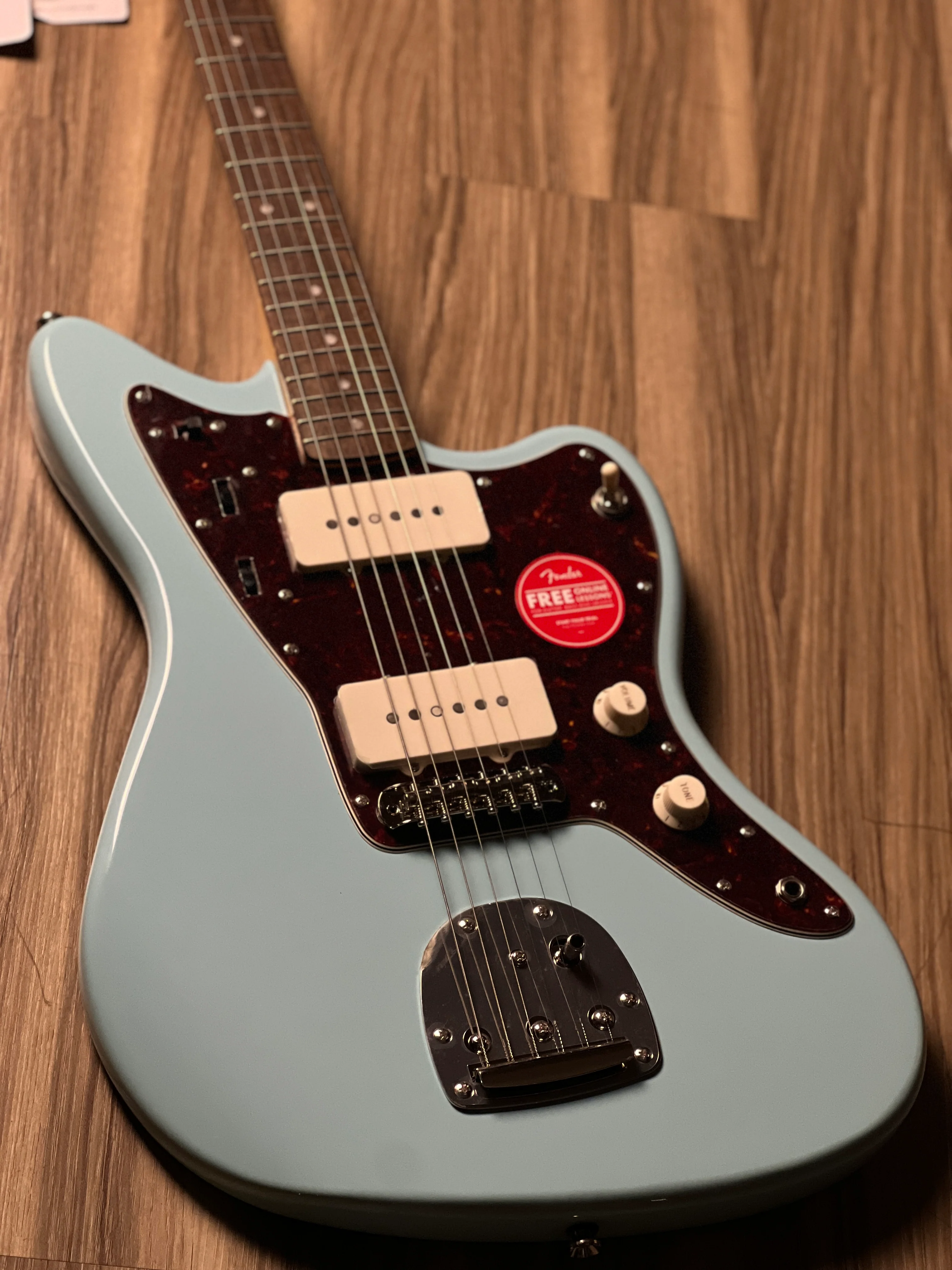Squier FSR Classic Vibe 60s Jazzmaster with Laurel FB in Daphne Blue - Image 3