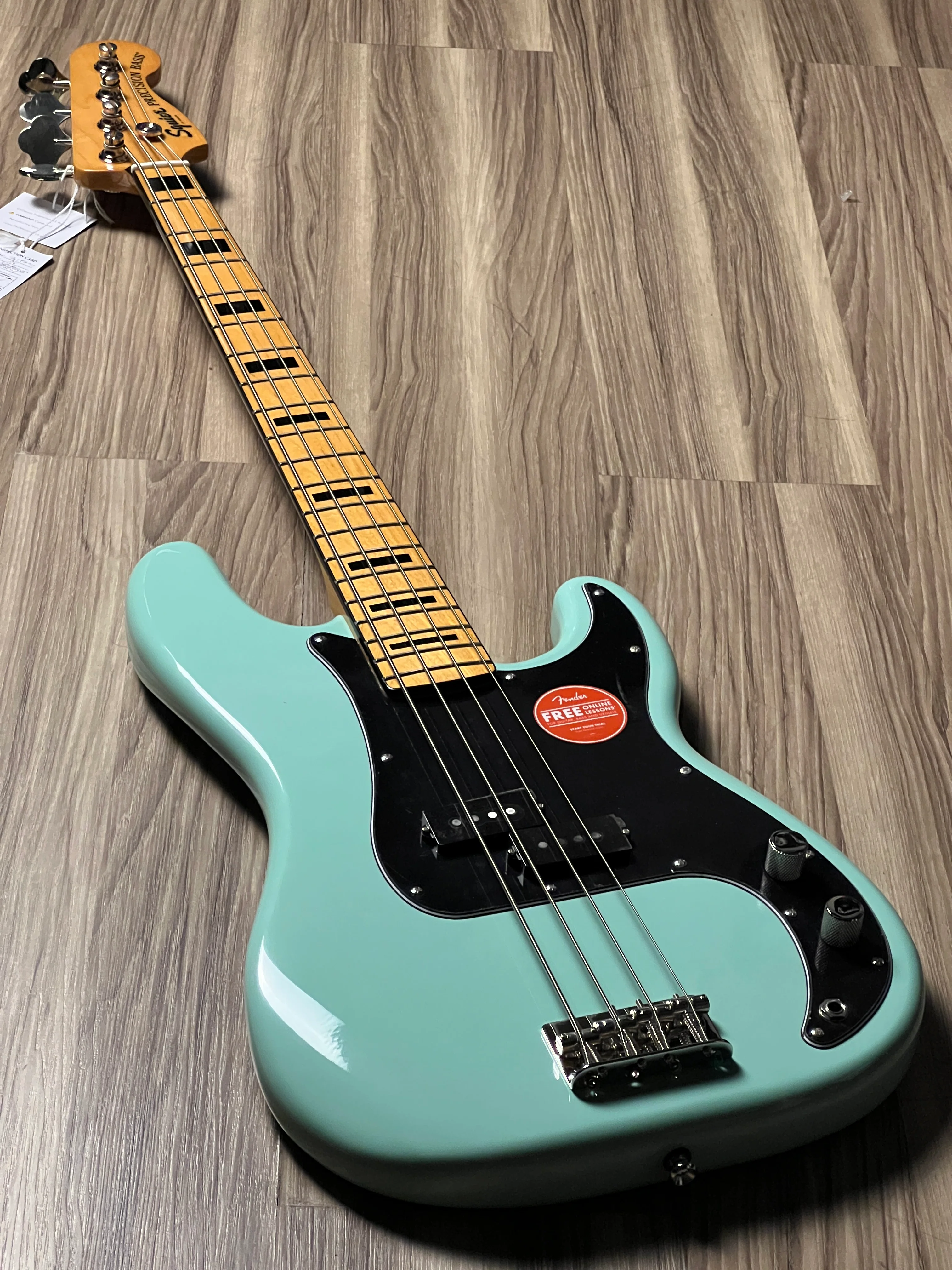 Squier FSR Classic Vibe 70s Precision Bass with Maple FB in Surf Green