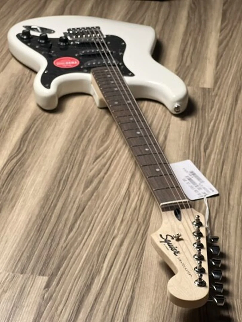 Squier FSR Sonic Stratocaster Electric Guitar w/Black Pickguard Laurel FB in Arctic White - Image 4
