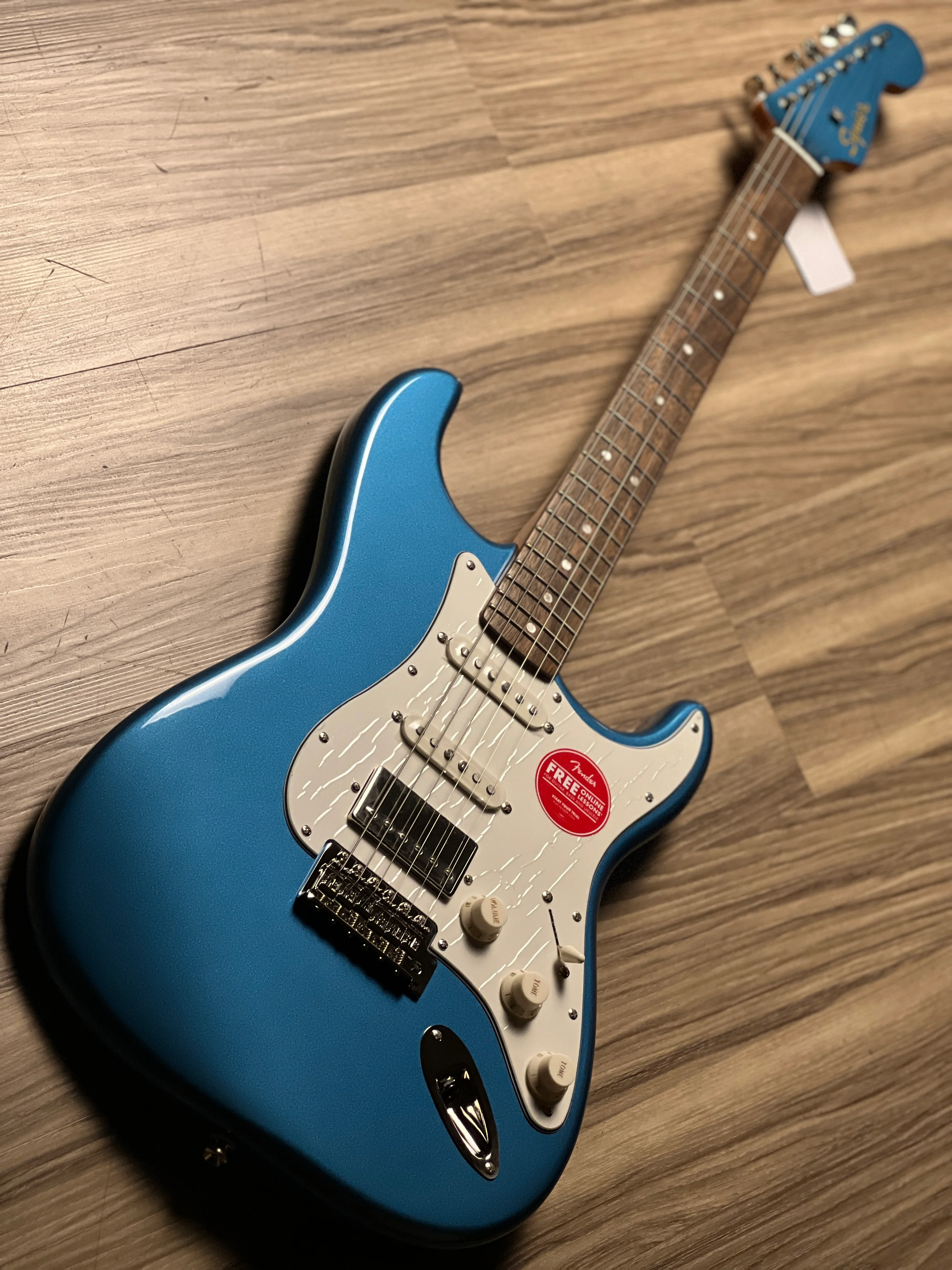 Squier Limited Ed Classic Vibe 60s Stratocaster HSS with Laurel FB in Lake Placid Blue - Image 3