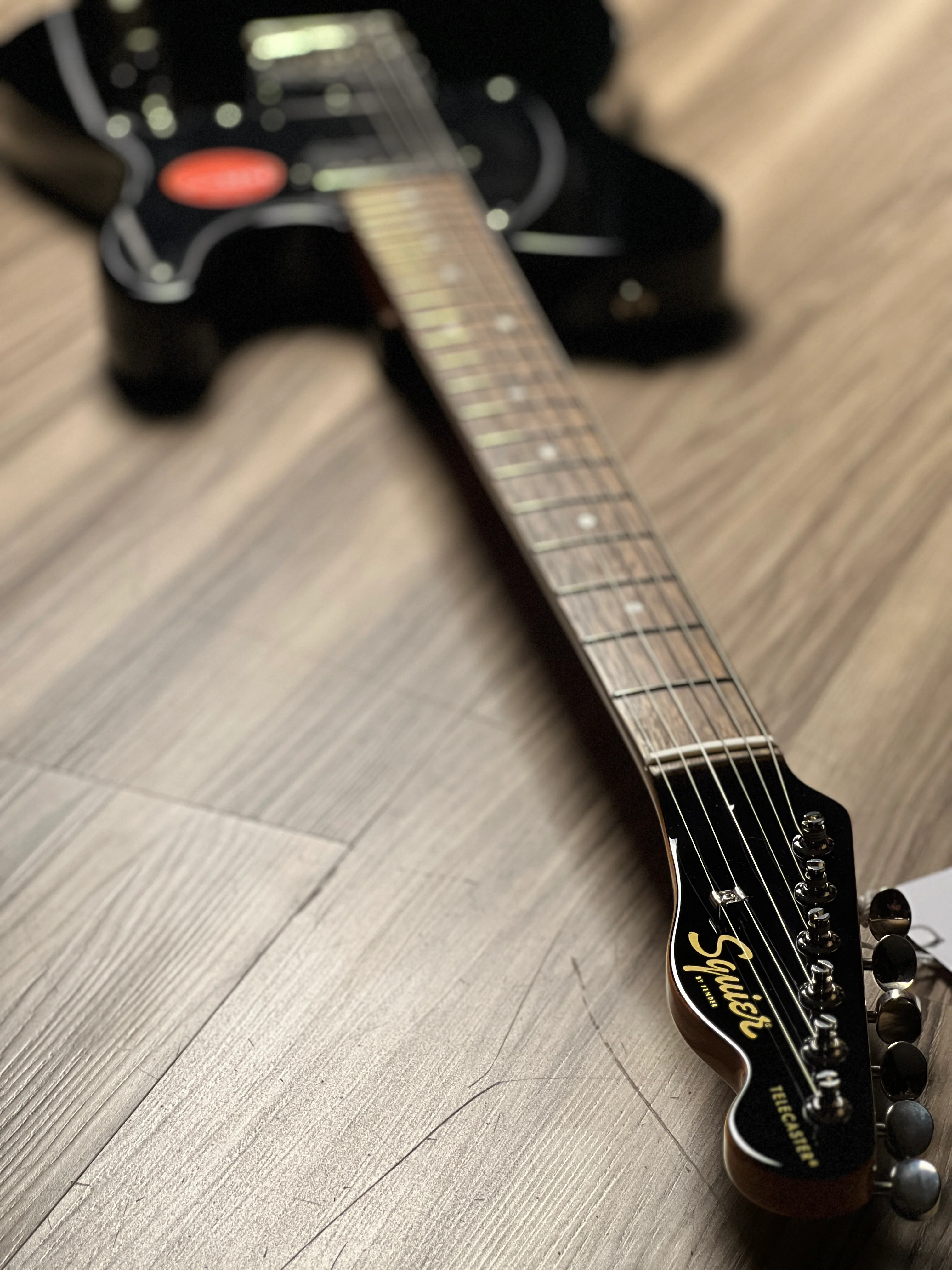 Squier Limited Ed Classic Vibe 60s Telecaster SH with Laurel FB in Black - Image 6