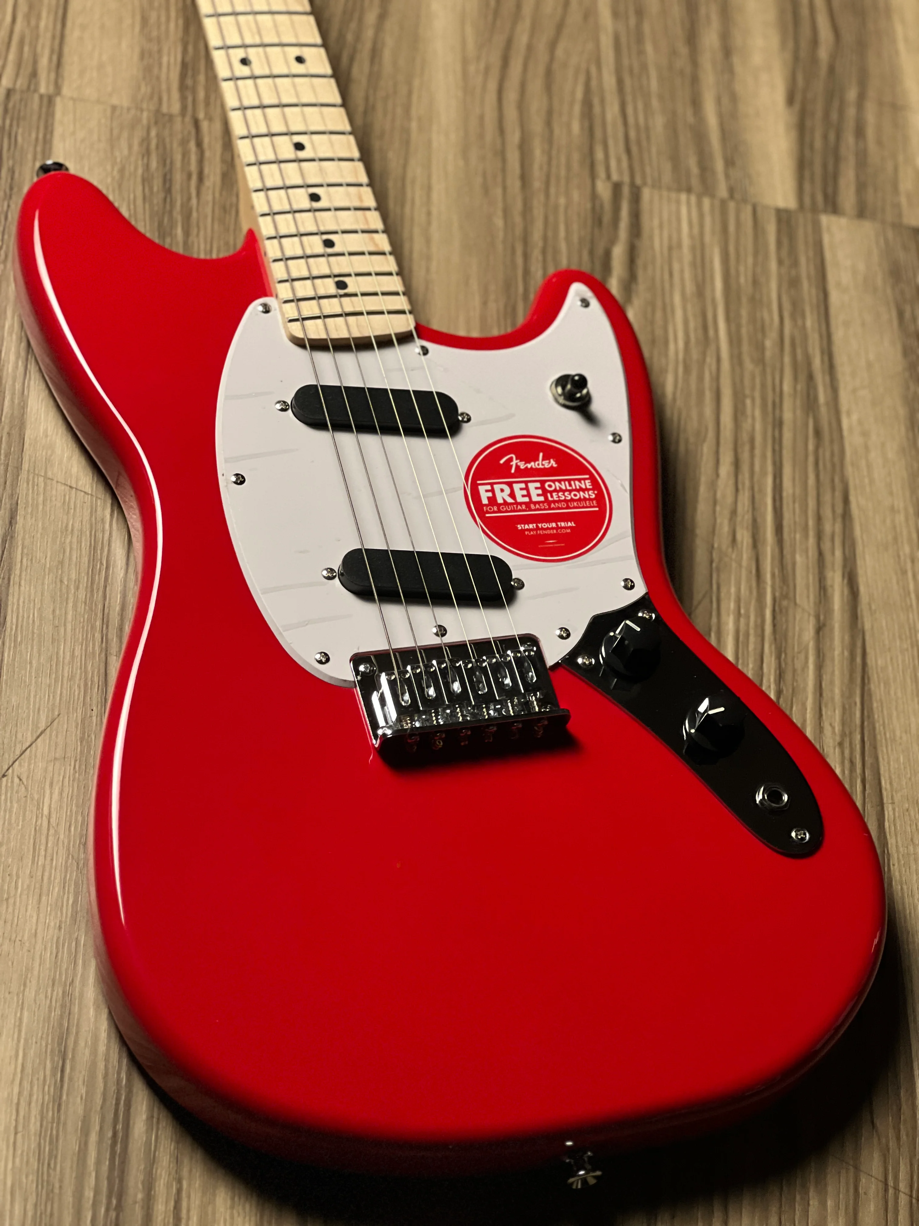 Squier Sonic Mustang with White Pickguard and Maple FB in Torino Red - Image 4