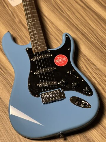 Squier Sonic Stratocaster w/Black Pickguard with Laurel FB in California Blue - Image 3