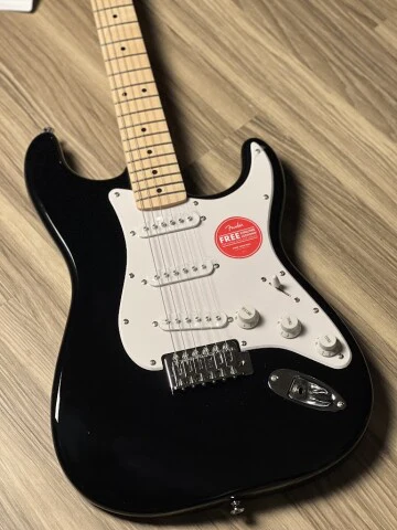 Squier Sonic Stratocaster w/White Pickguard with Maple FB in Black - Image 3