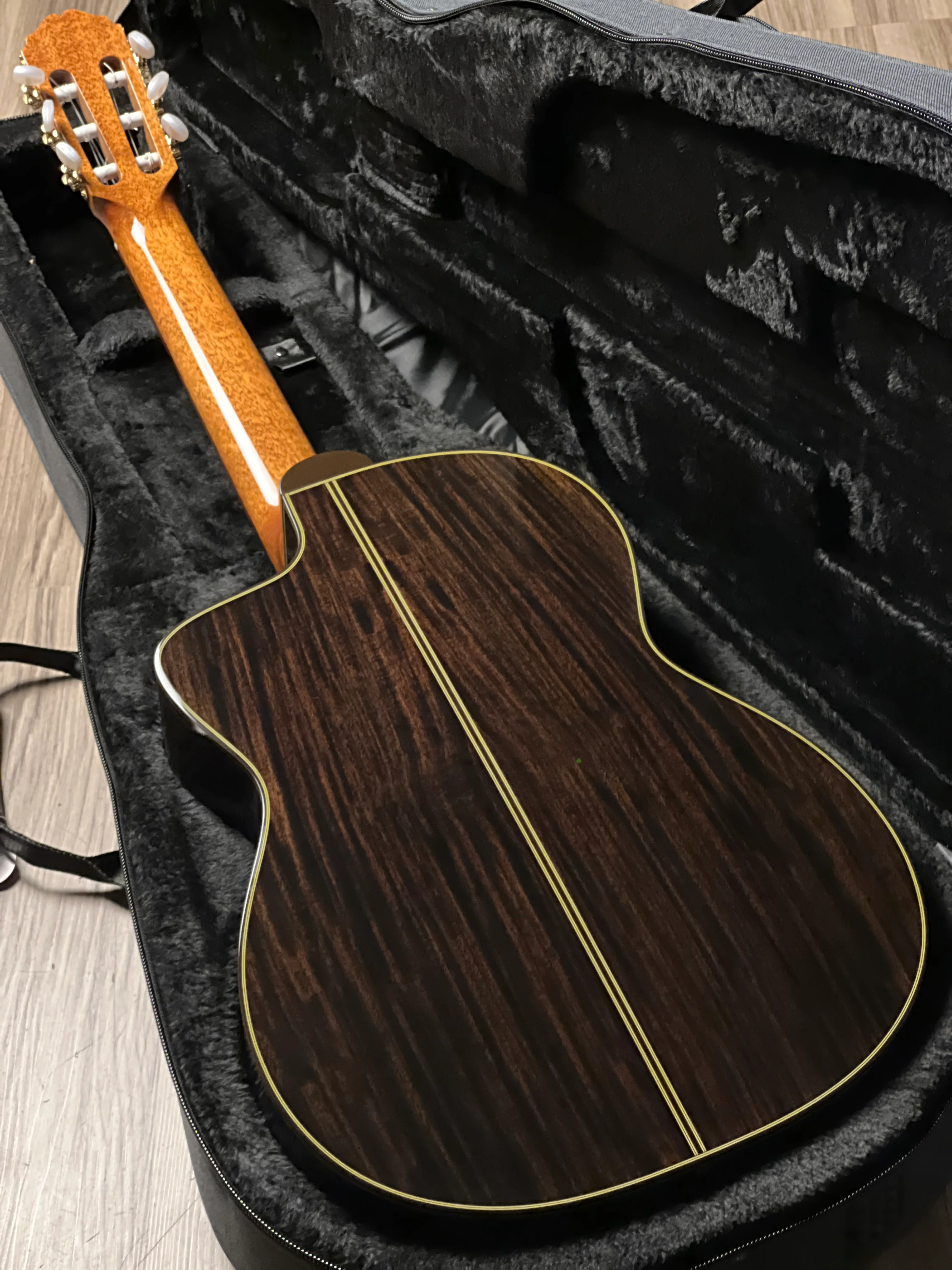 Takamine EC132SC EC in Gloss Natural 62070034 - Image 4