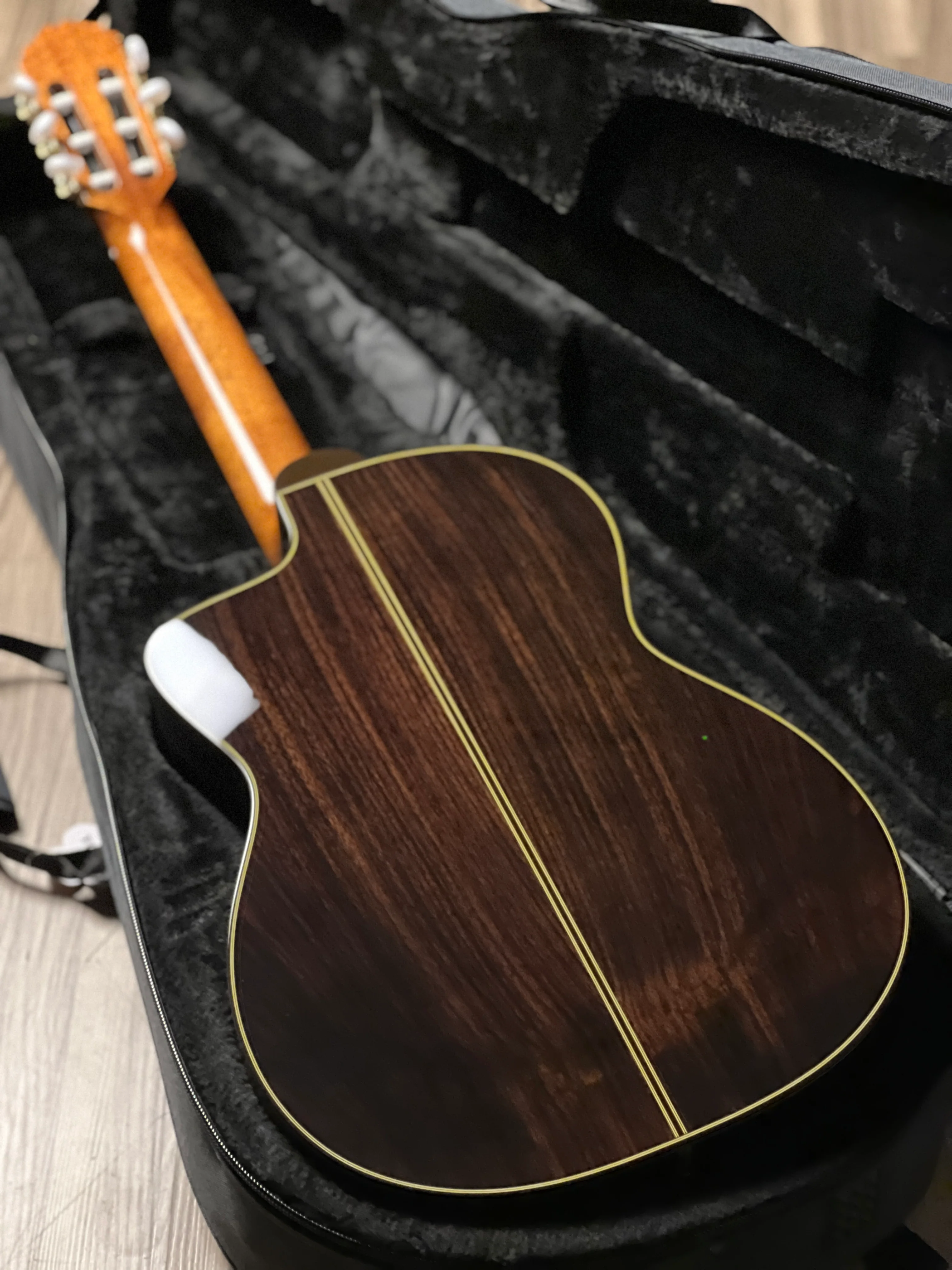 Takamine EC132SC EC in Gloss Natural 62060744 - Image 5