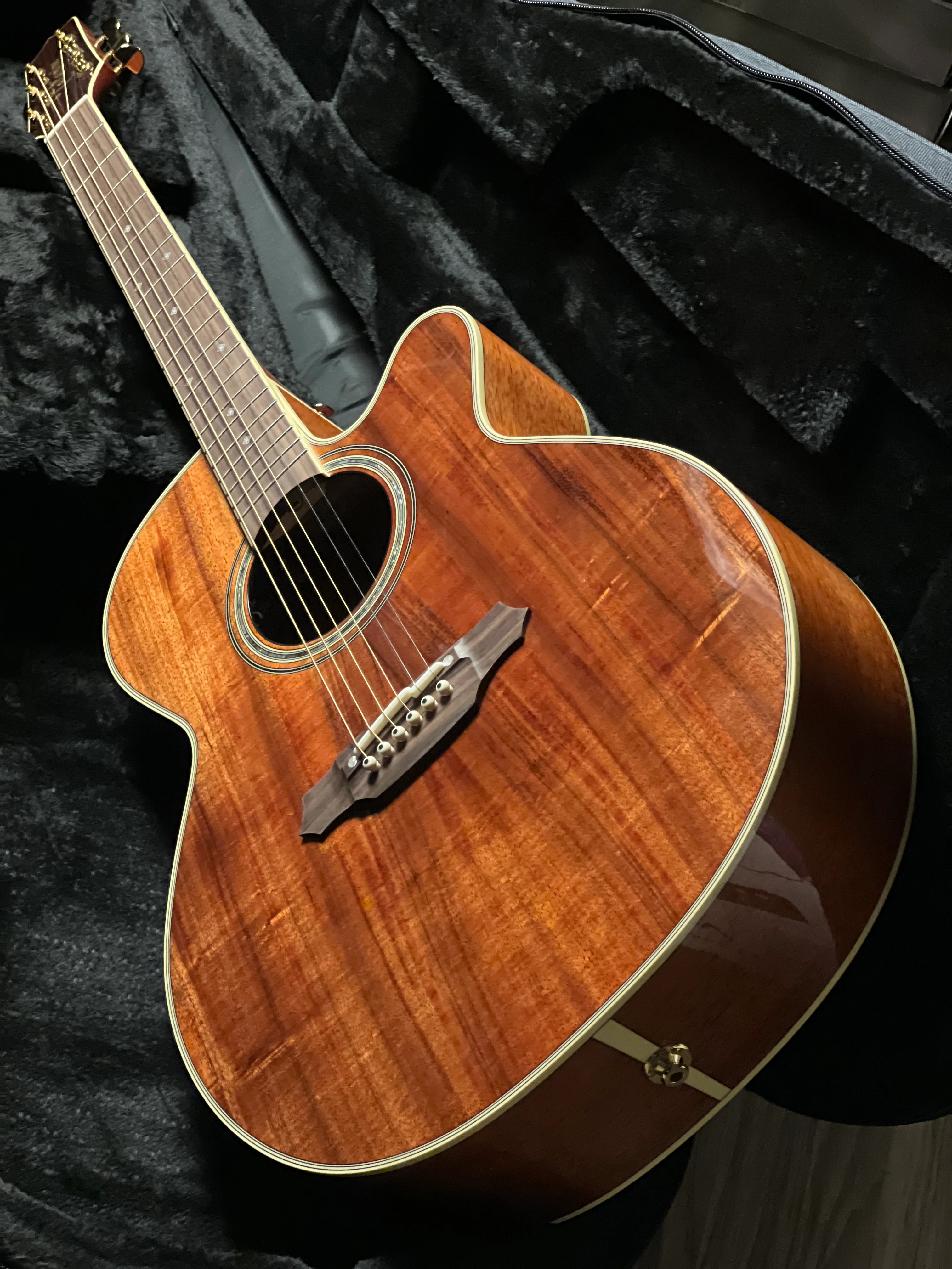 Takamine EF508KC in Natural Gloss with Case Made In Japan 62060763 - Image 4