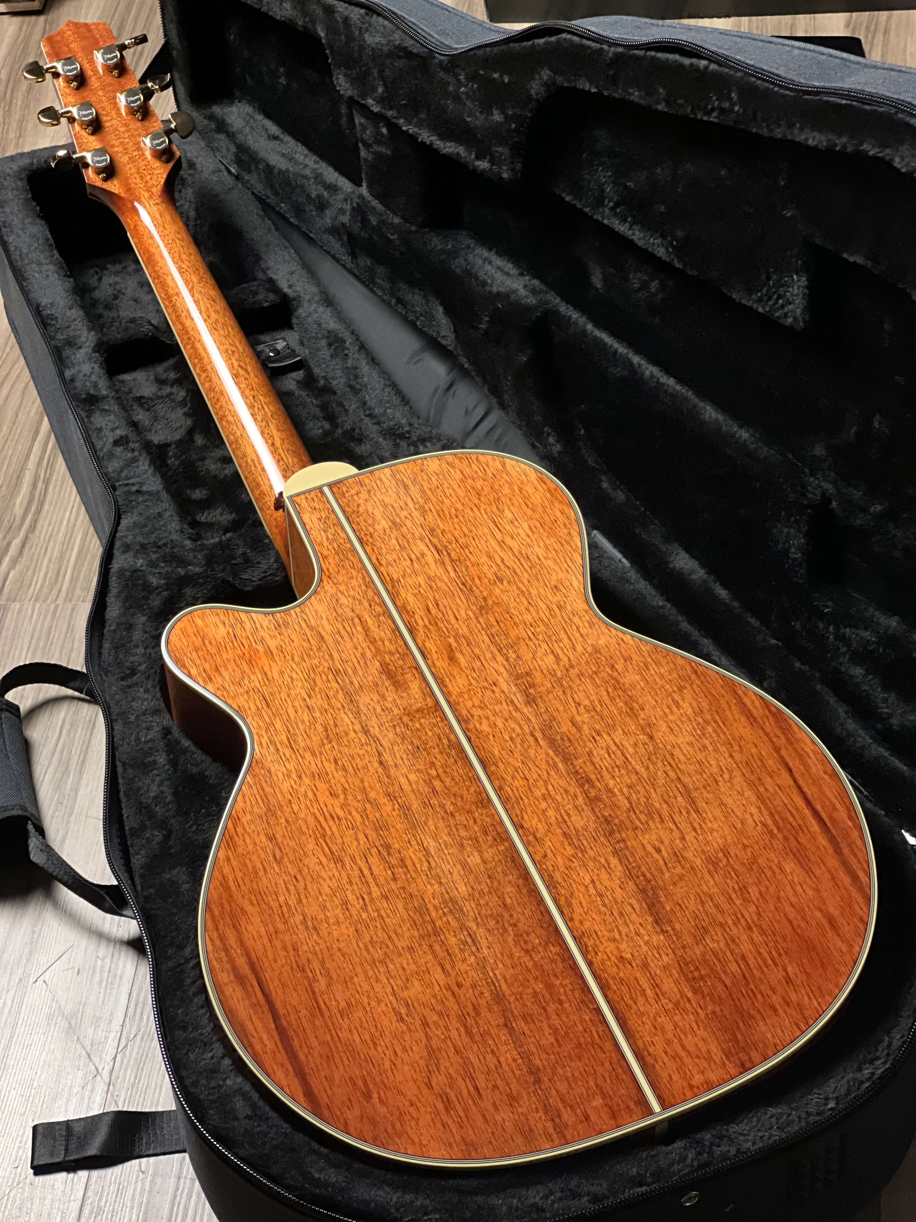 Takamine EF508KC in Natural Gloss with Case Made In Japan 62060763 - Image 5