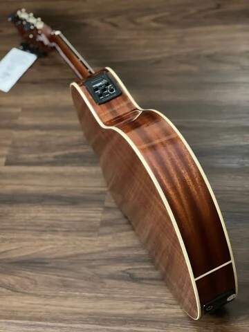 Tanglewood EM DC2 Thinline Nylon with Preamp in Natural - Image 4