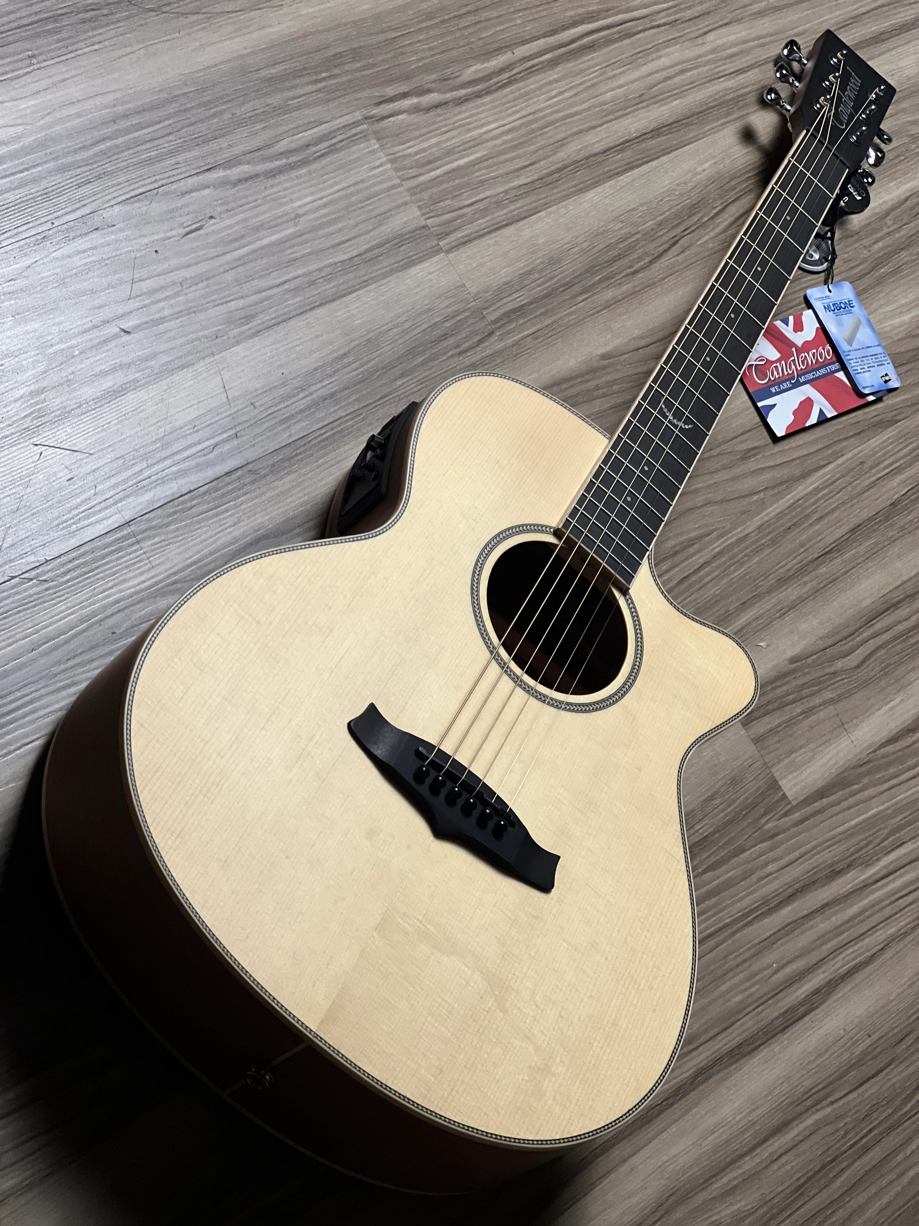 TANGLEWOOD TP4 CE Super Folk Cutaway With Fishman PRESYS in Natural - Image 3