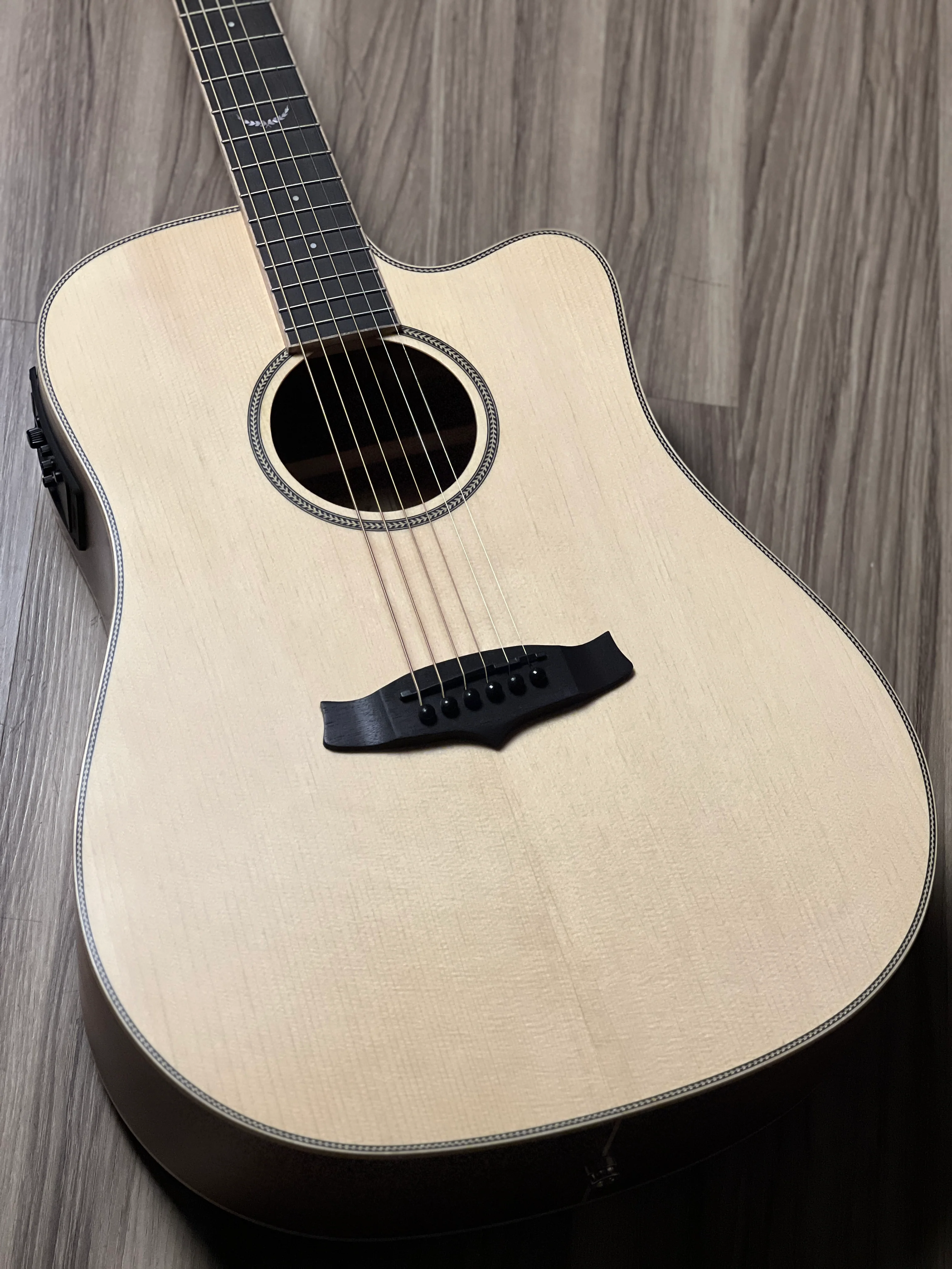 Tanglewood TP5 SE Slope Shoulder Dreadnought With Fishman Presys in Natural - Image 4
