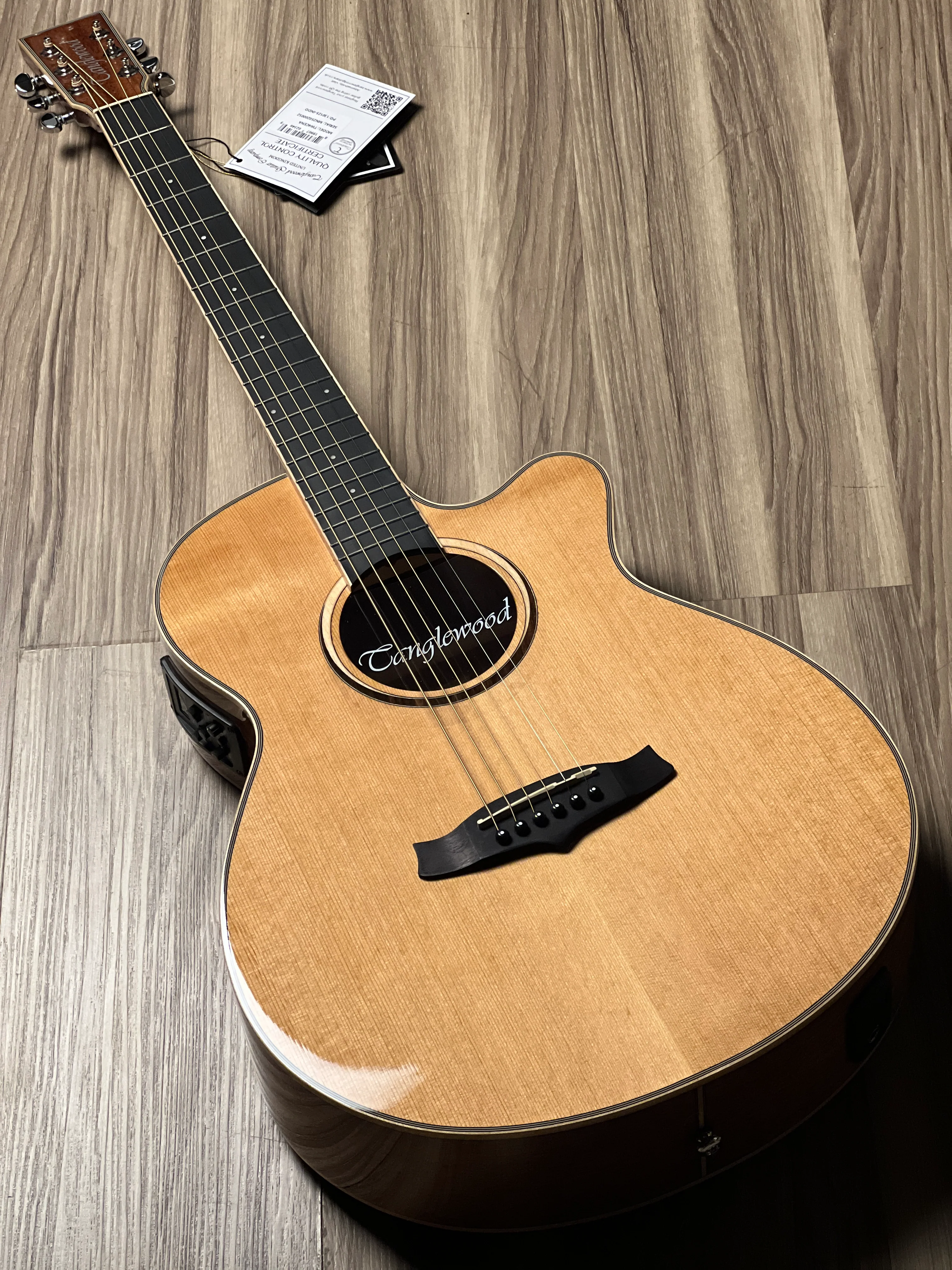 Tanglewood TW4CENA Winterleaf Super Folk Cutaway in Natural Gloss w/Bag - Image 2