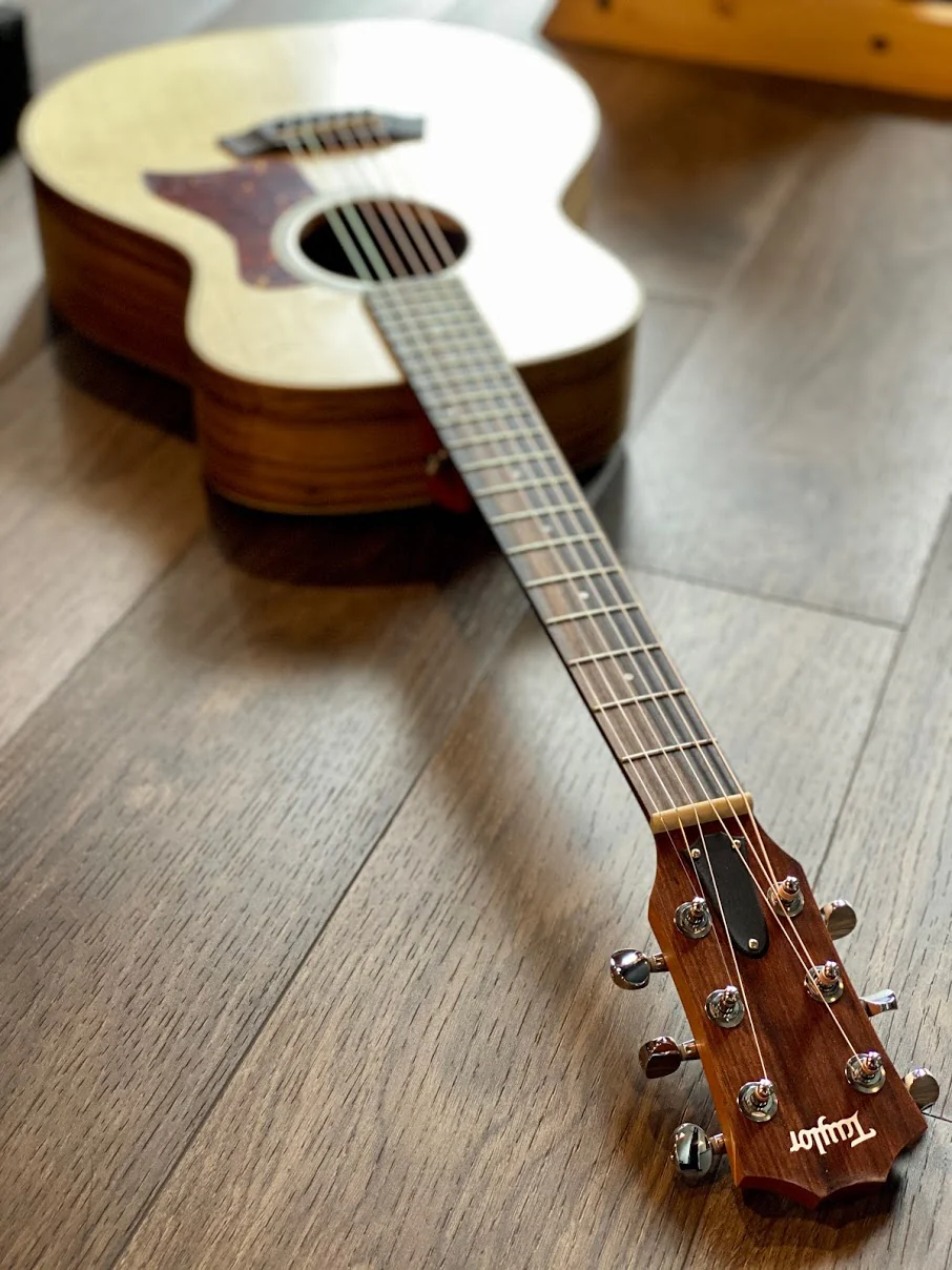 Taylor GS Mini-e Black Limba LTD - Natural Sitka Spruce - Image 3
