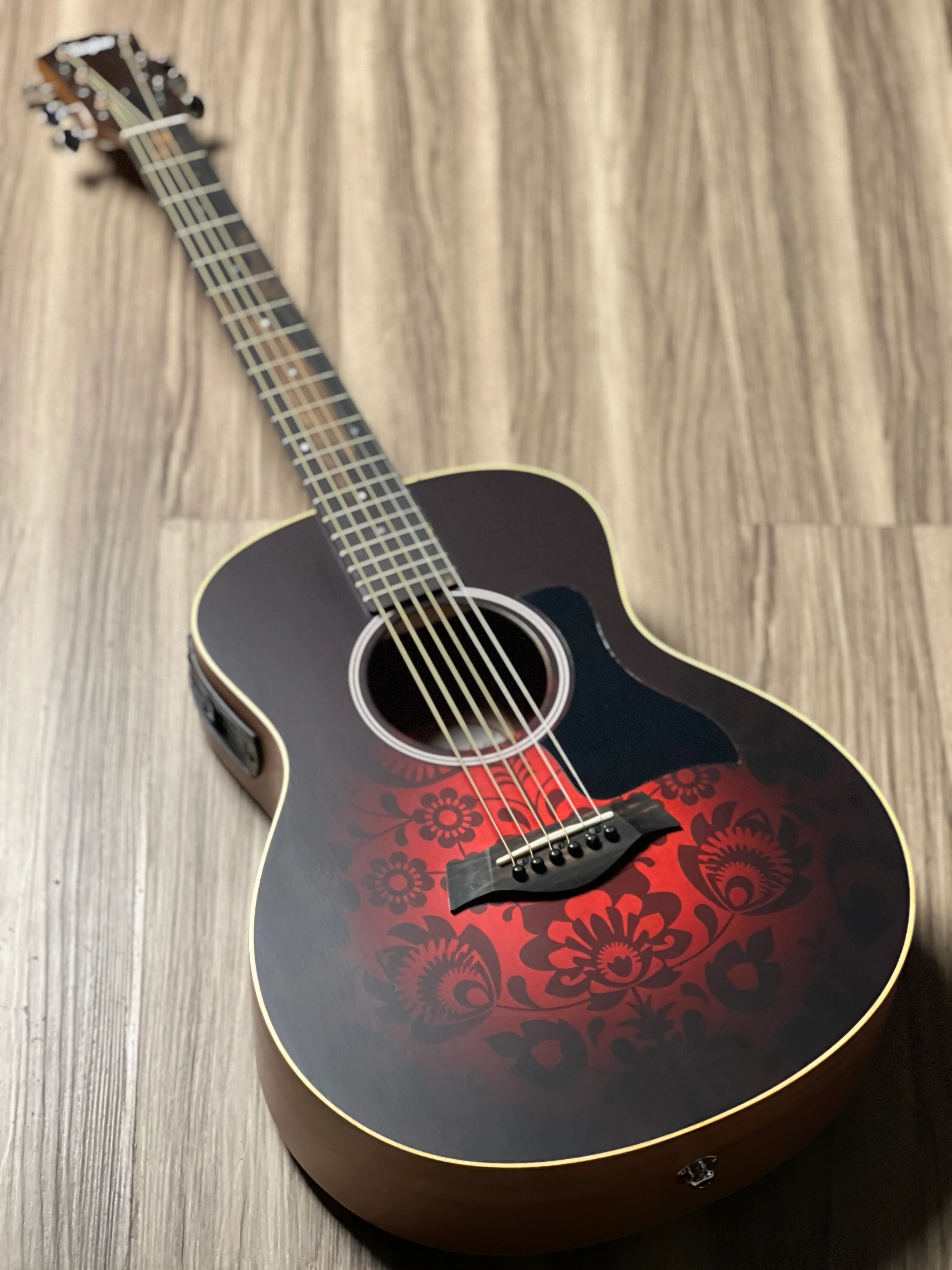 Taylor GS Mini-E Special Edition Acoustic with Bag in Victorian Burst - Image 2