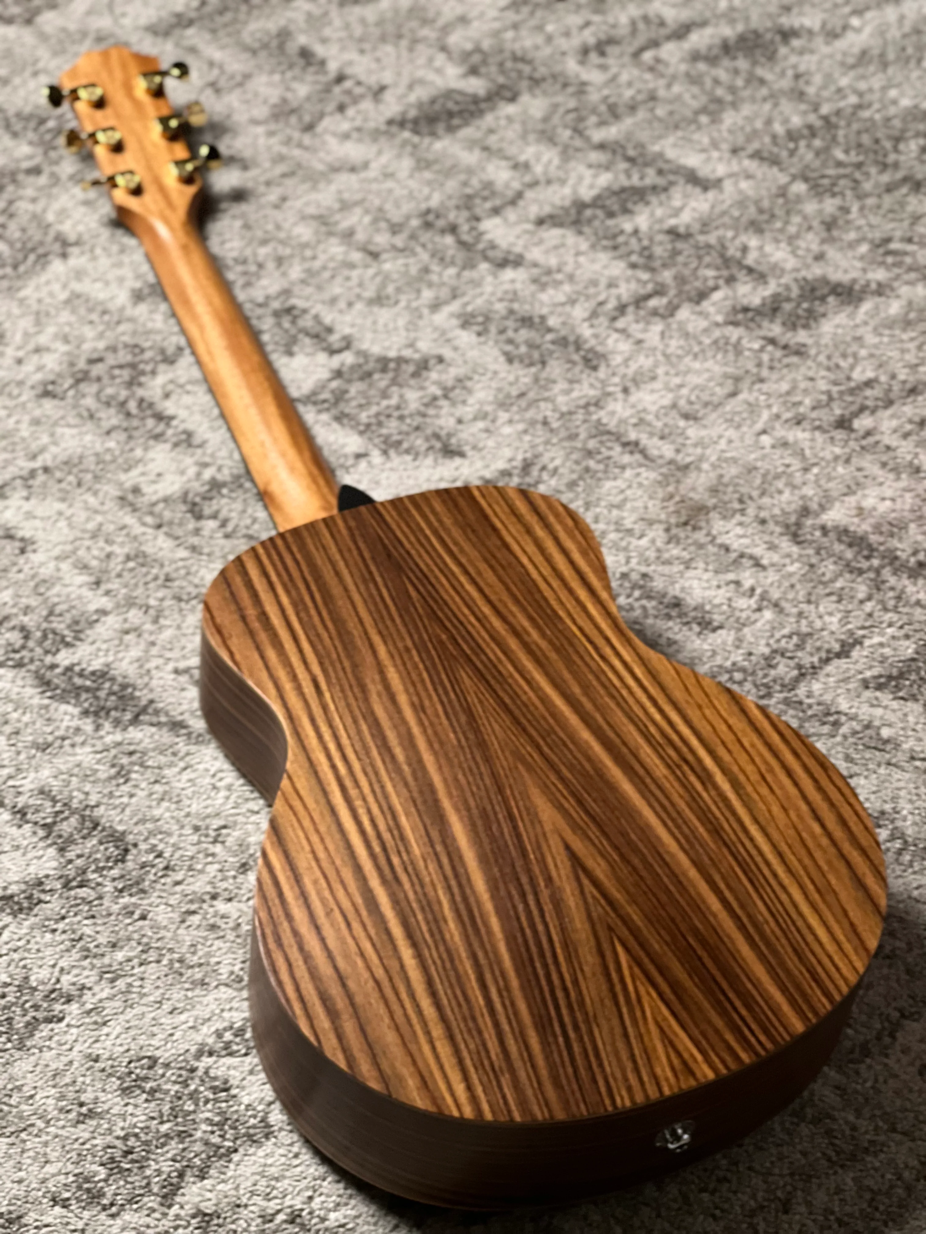 Taylor Sunset Blvd GS Mini-e Rosewood in Shaded Edge Burst Top w/Case - Image 5