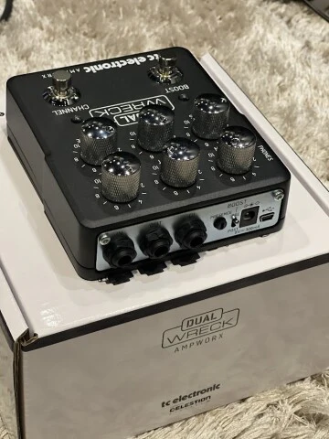 TC Electronic Dual Wreck Preamp Pedal - Image 2
