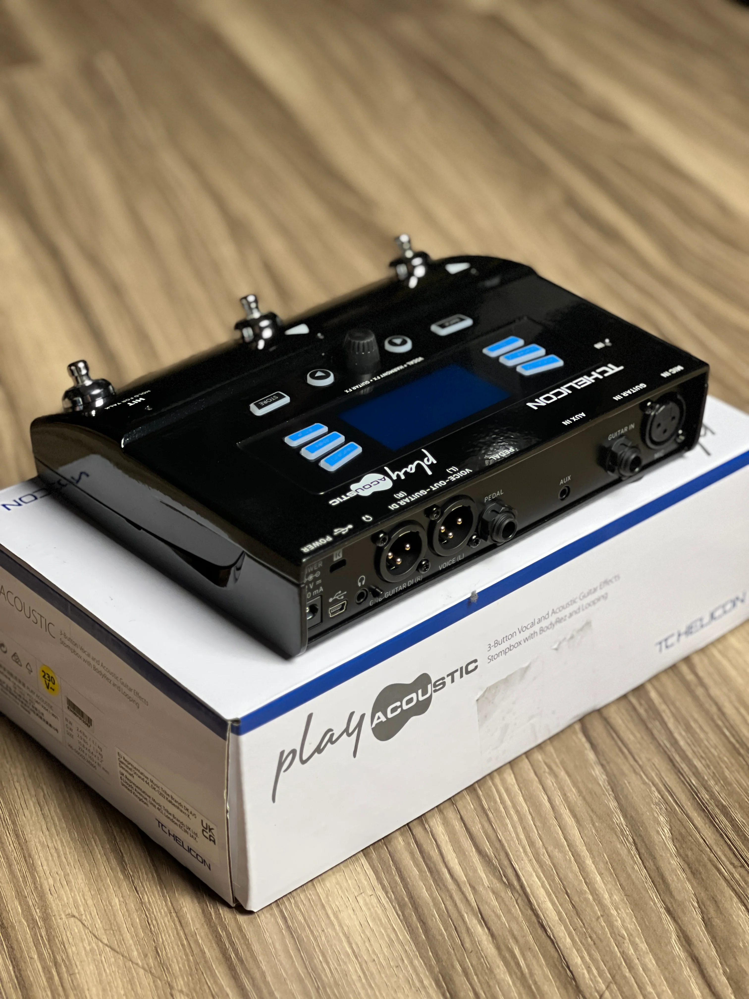 TC Helicon VoiceLive Play Acoustic Guitar and Vocal Effects Processor - Image 4