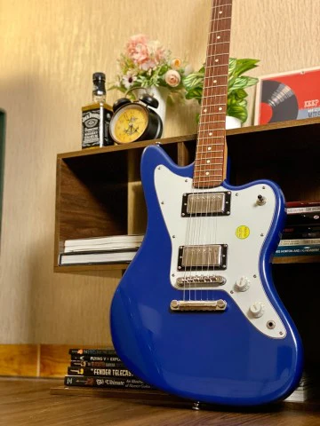 Tokai AJG-60 Silverstar Traditional Series in Old Lake Placid Blue - Image 5