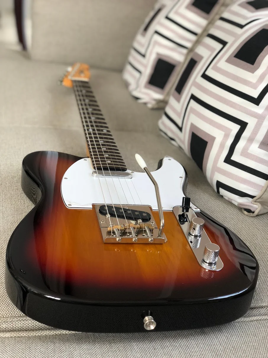 Tokai ATE-Maverick YS/R in Old Yellow Sunburst with Maverick Super Vee Tremolo - Image 5