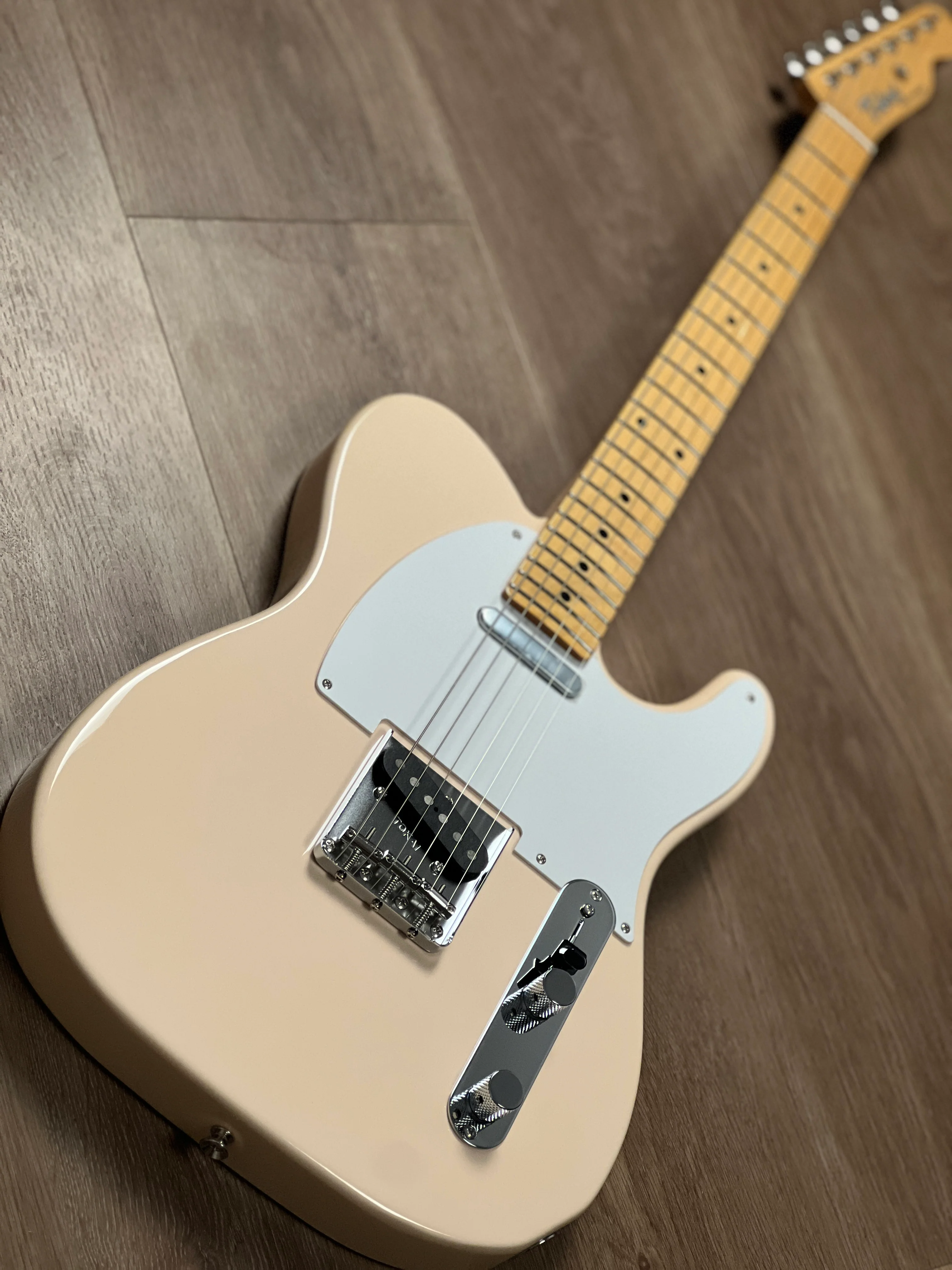 Tokai ATE-101/M Breezysound Japan in Shell Pink 230968 - Image 3