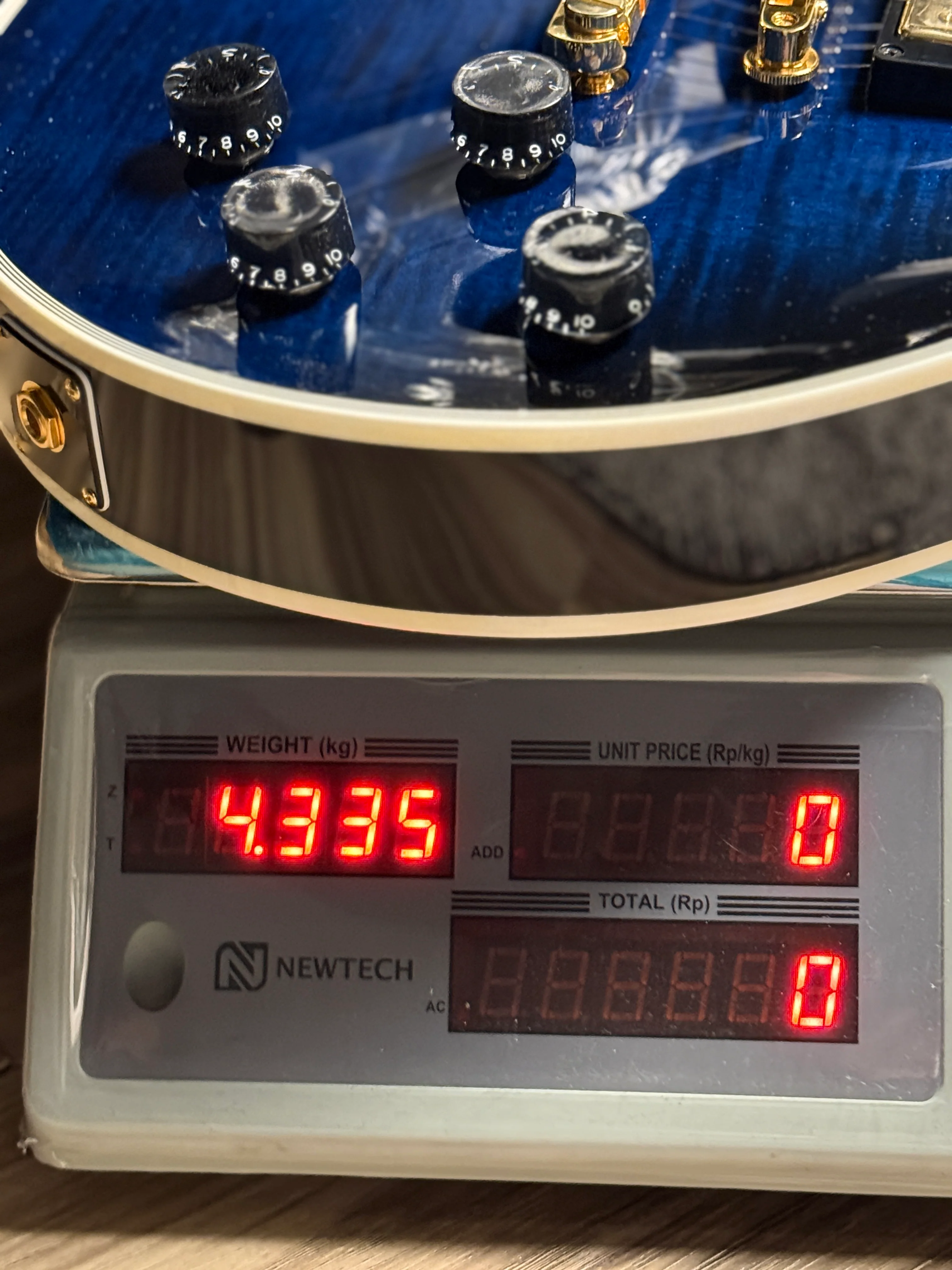 Tokai Love Rock Custom Shop LC-136S F in Cobalt Fade 1941562 - Image 10