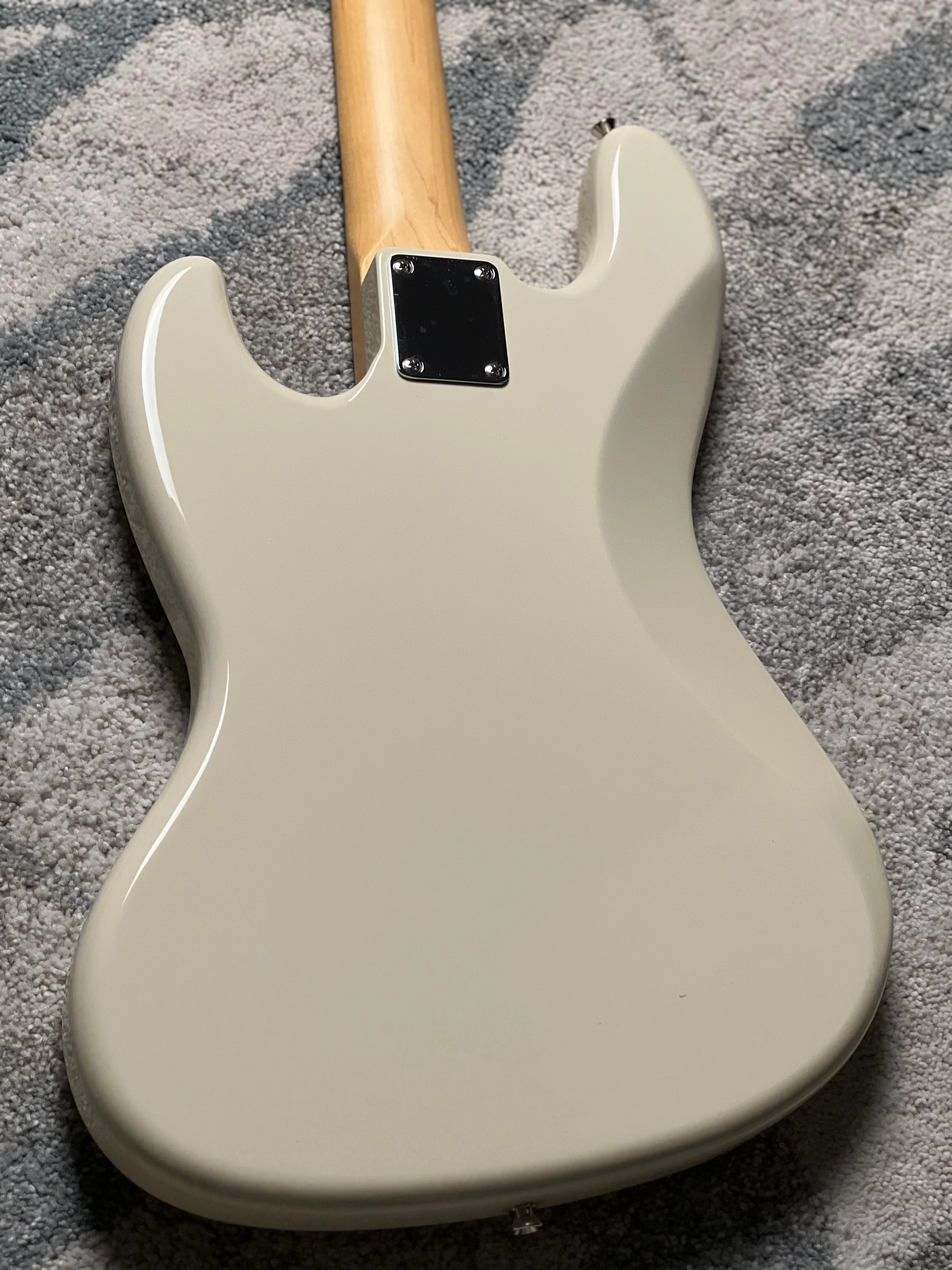 Tokai TJB-55 OWH/R Jazz Sound Bass Japan in Olympic White 230127 - Image 6