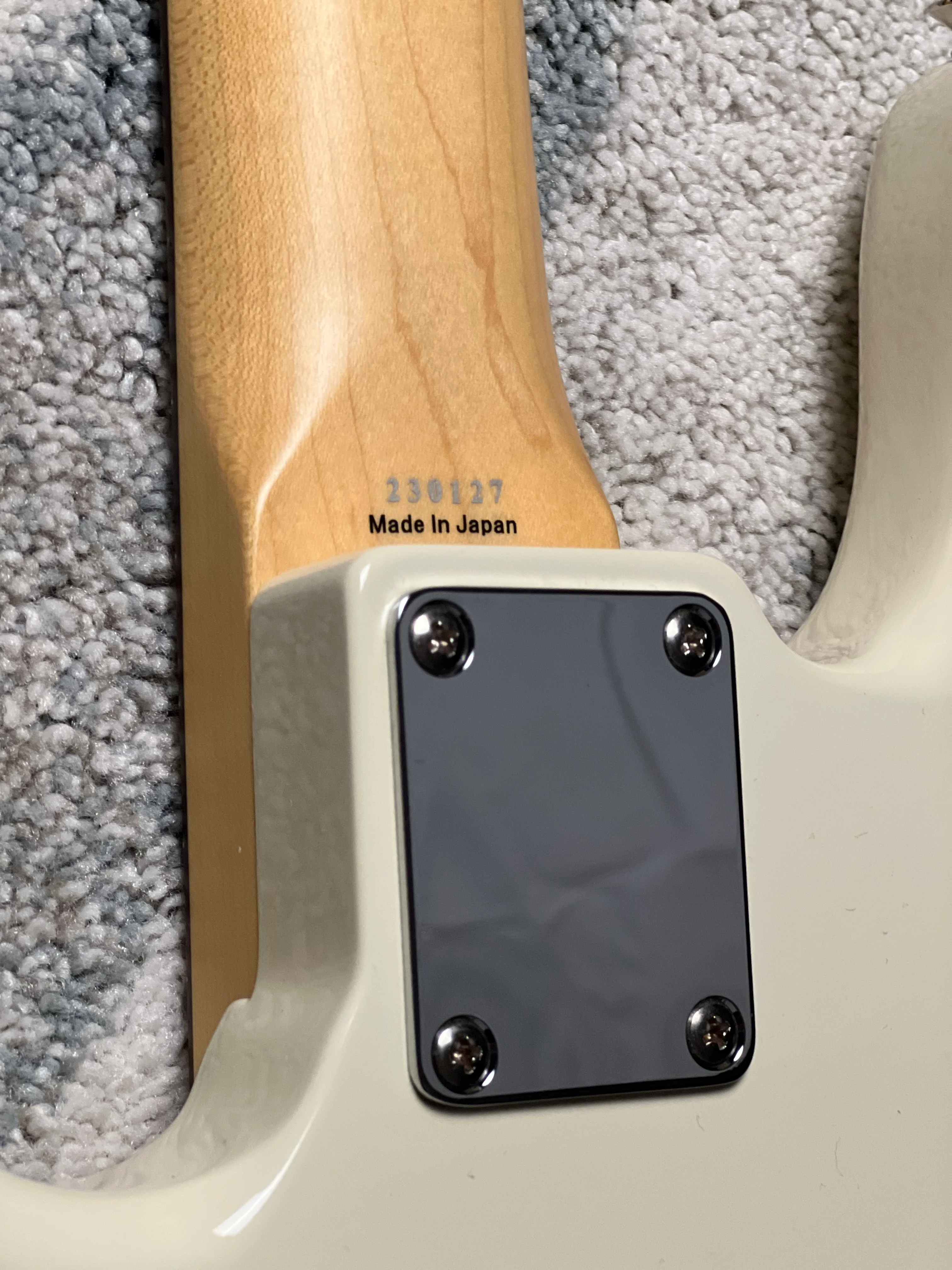 Tokai TJB-55 OWH/R Jazz Sound Bass Japan in Olympic White 230127 - Image 9