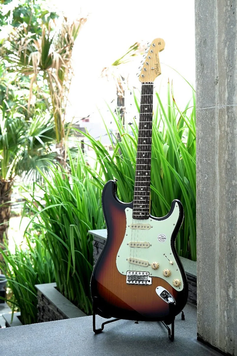 Tokai TST-100 YS/R Goldstar Sound Premium Series Japan in Yellow Sunburst with Nitro Finish