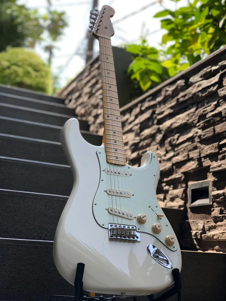 Tokai TST-50 VWH/M Goldstar Sound Japan in Vintage White with Maple FB - Image 4