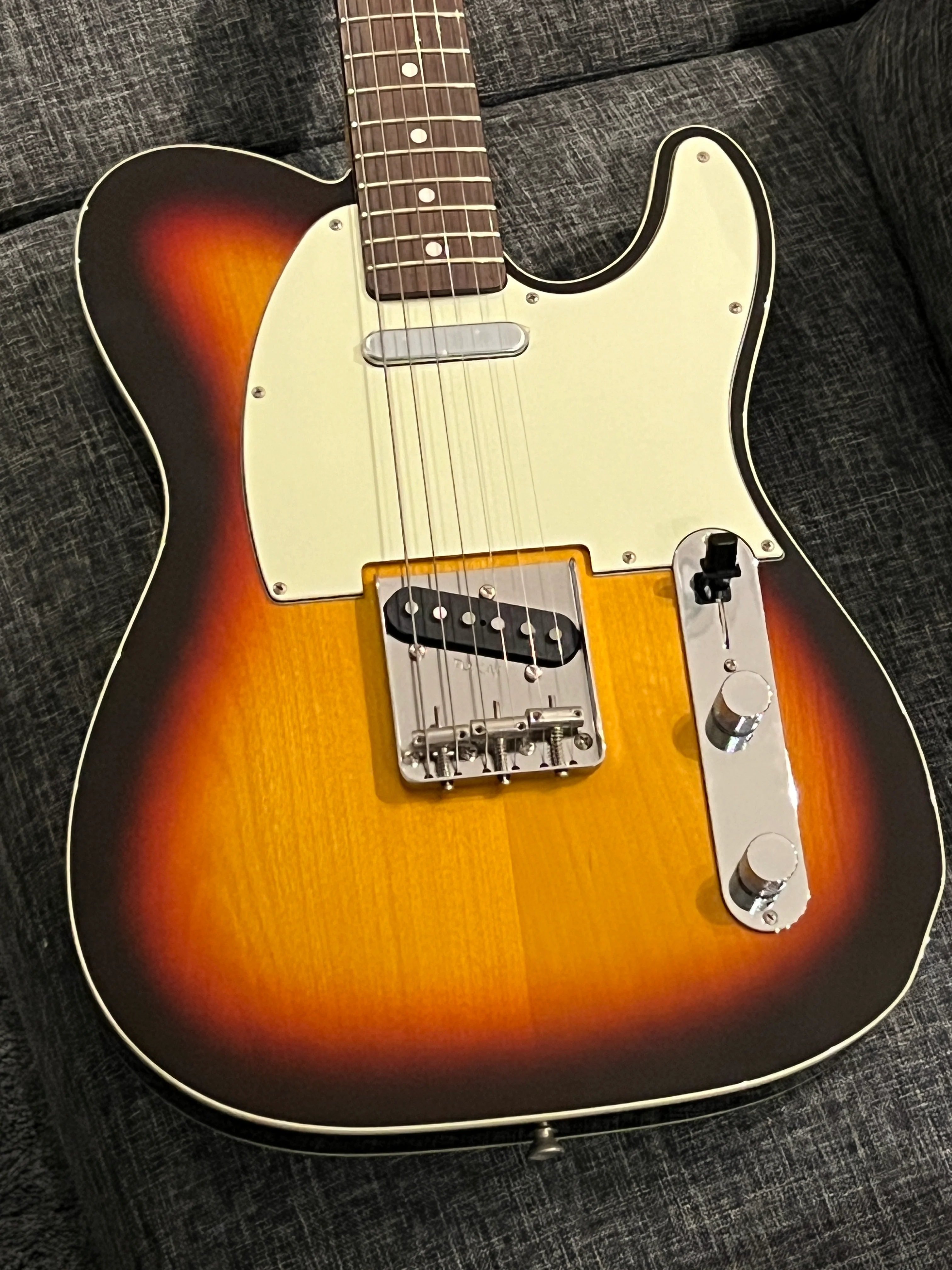 Tokai TTE-98B YS/R Breezysound Japan in Yellow Sunburst with Rosewood FB 180525 - Image 3