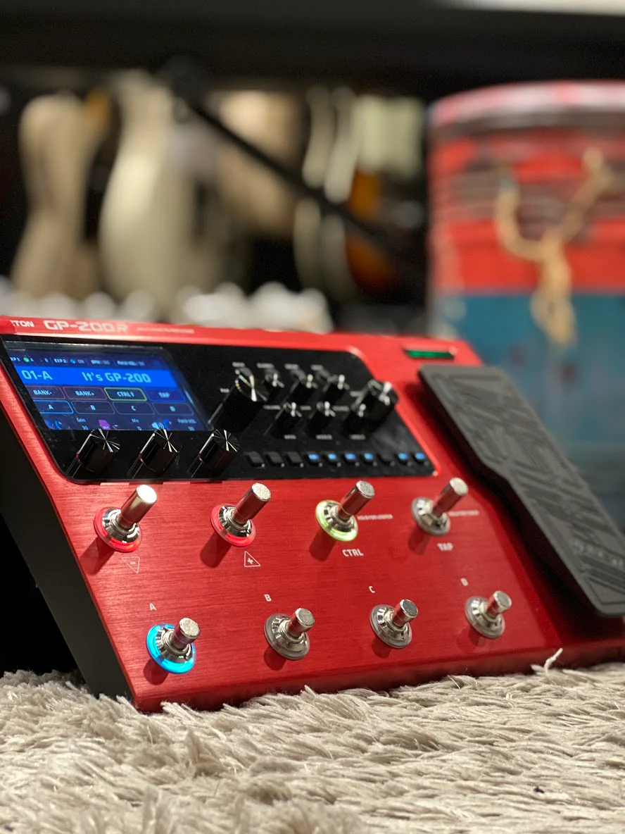 Valeton GP-200R Red Multi-Effects Processor - Image 2