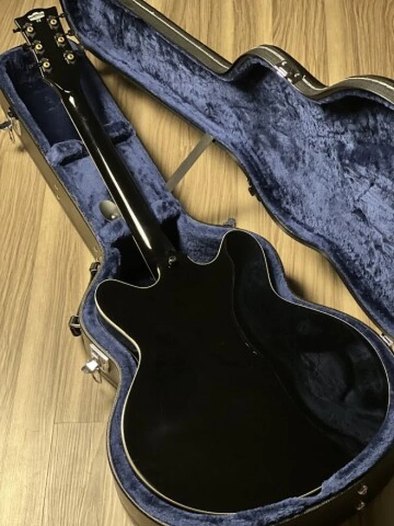 Vox Bobcat V90 Bigsby in Black - Image 5