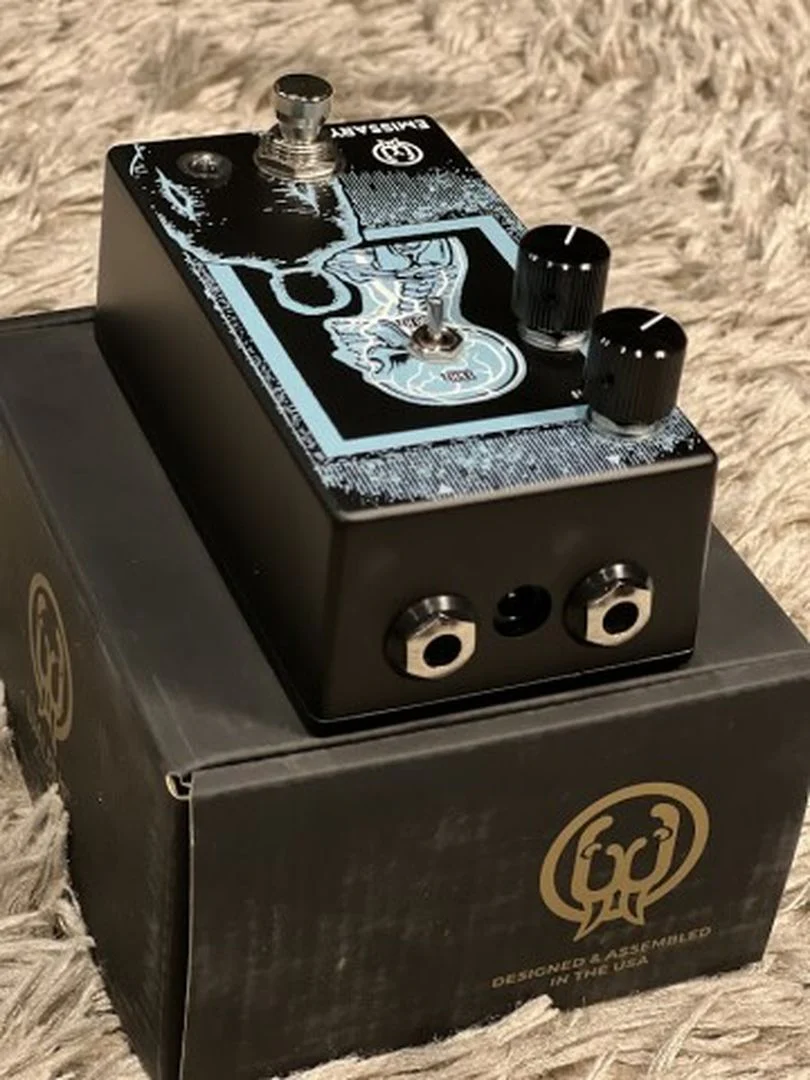 Walrus Audio Emissary Parallel Boost Guitar Effects Pedal - Image 3