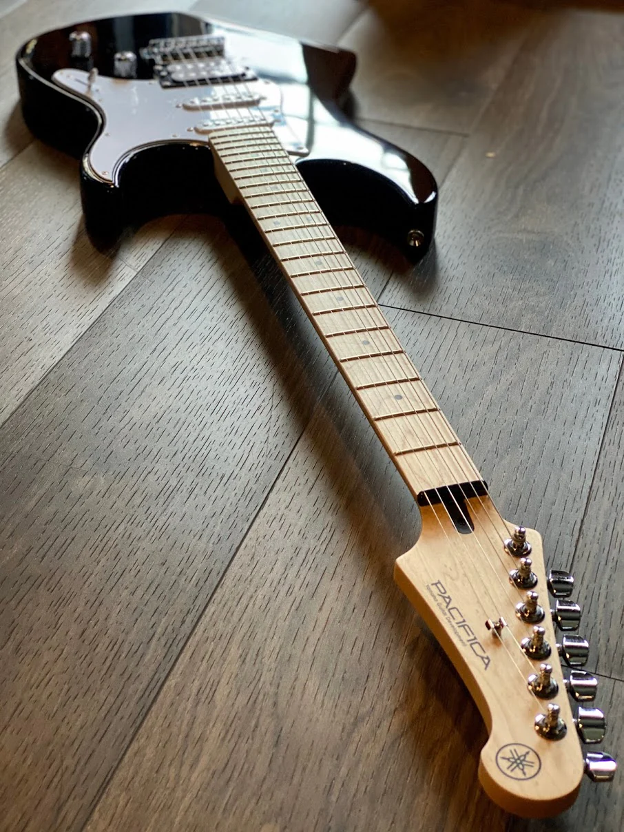 Yamaha PAC112VM Pacifica - Black - Image 3